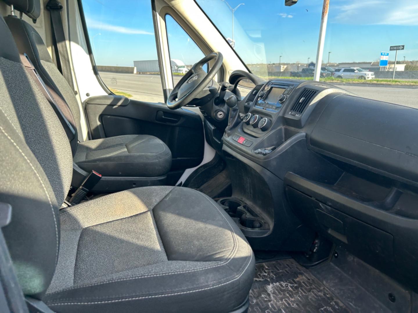 2015 White RAM Promaster (3C6TRVNG7FE) , located at 1687 Business 35 S, New Braunfels, TX, 78130, (830) 625-7159, 29.655487, -98.051491 - Photo#3